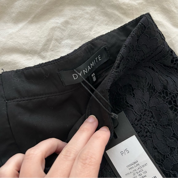 Dynamite Lace Skirt - Picture 3 of 5